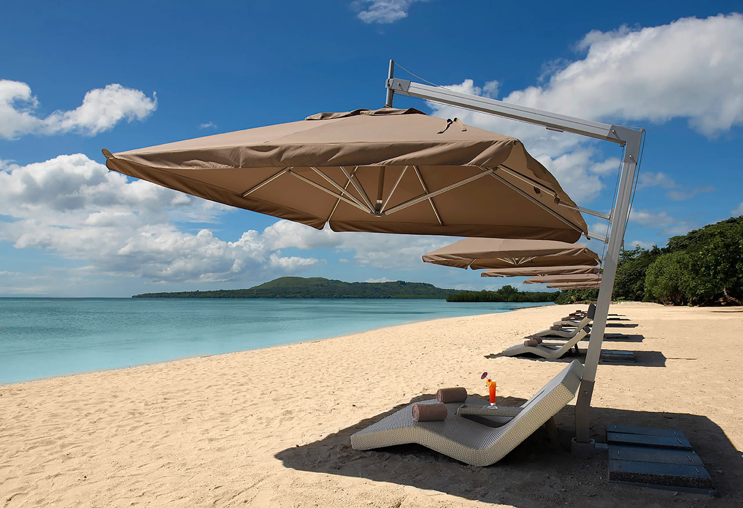 ISLAND HOPPING & DOLPHIN WATCHING